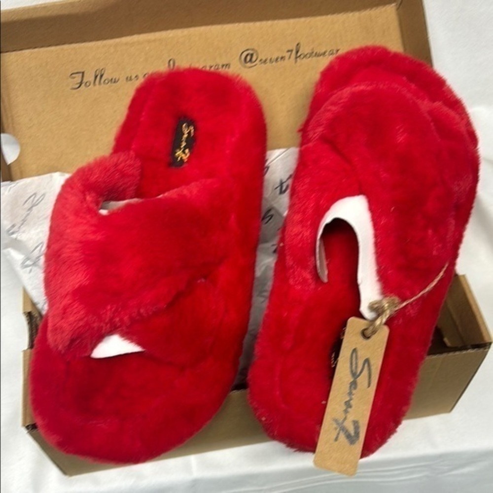 Seven KIKI red slipper slip on fuzzy cozy slippers new in box